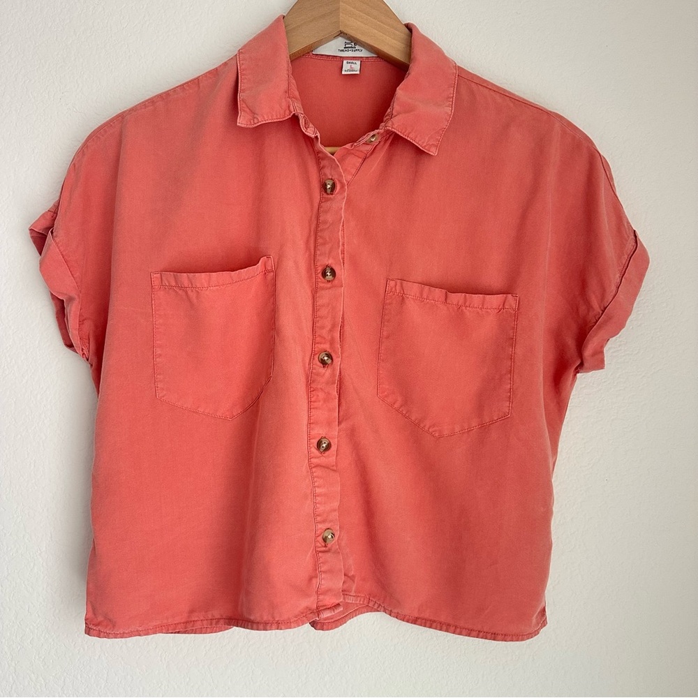 Thread & Supply Women’s Coral Lyocell Button Front Roll Sleeve Blouse Size Small - Picture 3 of 16